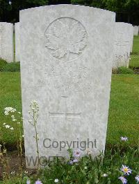 Etaples Military Cemetery - Hughes, David